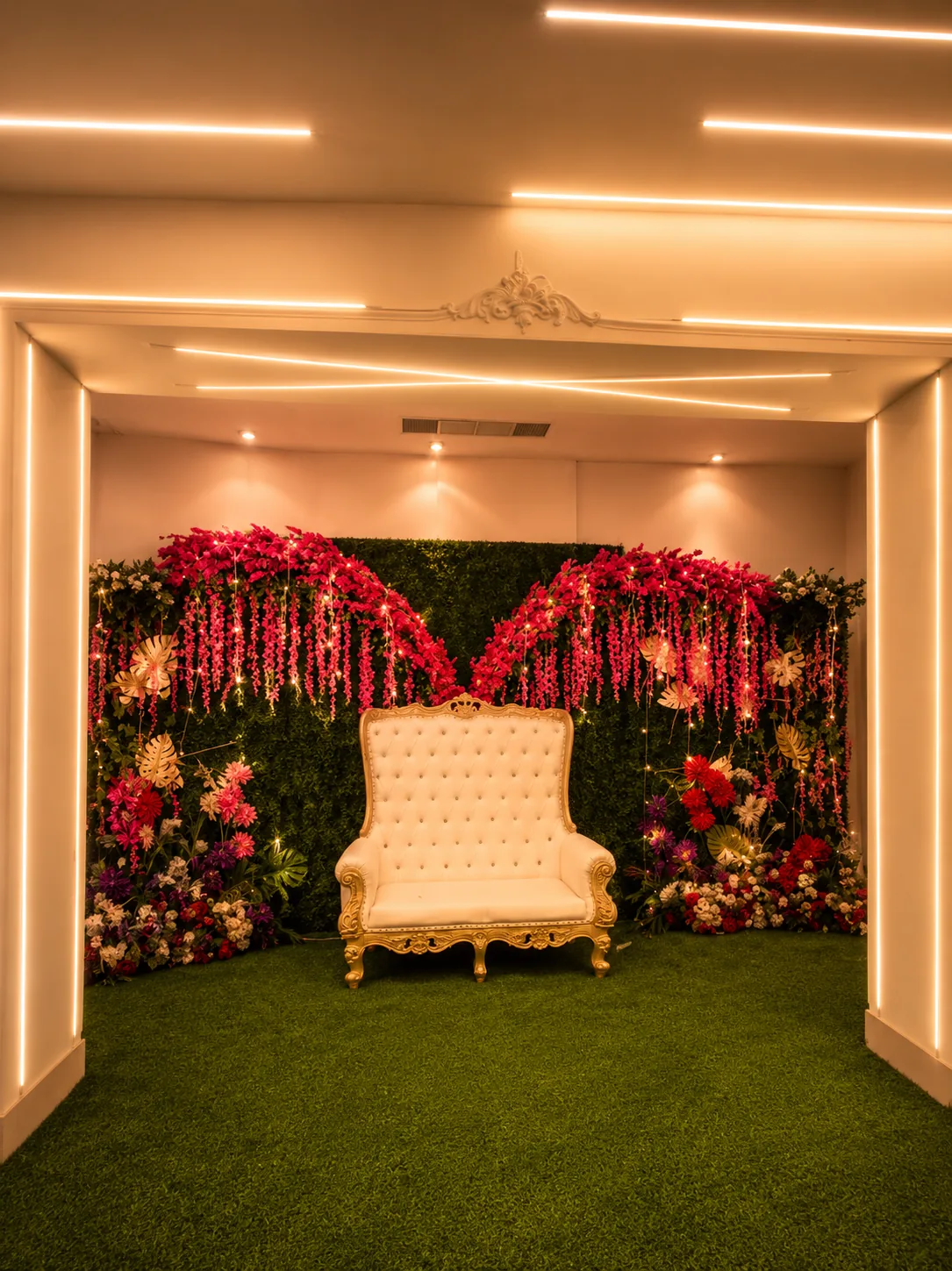 Throne Alcove